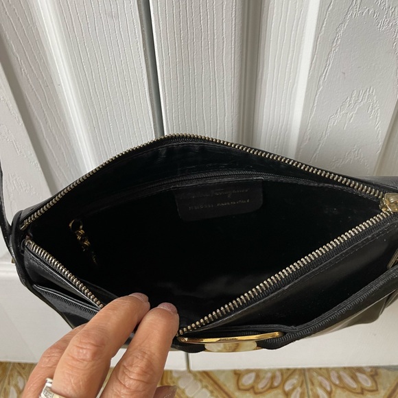 Salvatore Ferragamo Vera Crossbody bag in Black leather - Picture 7 of 10